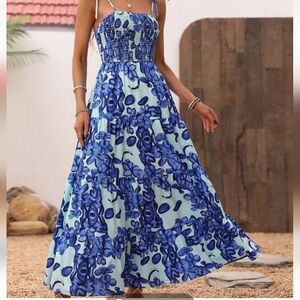Nwot Amazon Blue and White Tiered Floral Maxi Dress Size M